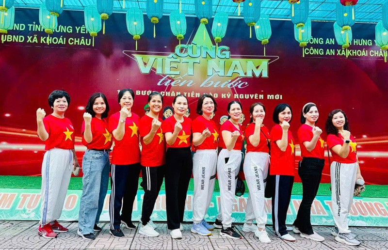 <a href='https://thkhoaichau.hungyen.edu.vn/tin-tuc/cung-viet-nam-tien-buoc-mot-ty-buoc-chan-tien-vao-ky-nguyen-moi.html'>CÙNG VIỆT NAM TIẾN BƯỚC MỘT TỶ BƯỚC CHÂN TIẾN VÀO KỶ NGUYÊN MỚI</a>